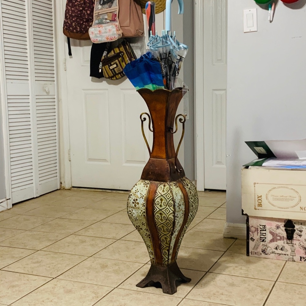 Umbrella holder
